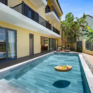 4* Hotel Palm Garden & Pool