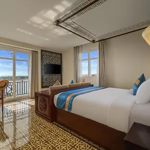 4* מלון Royal Riverside & Spa